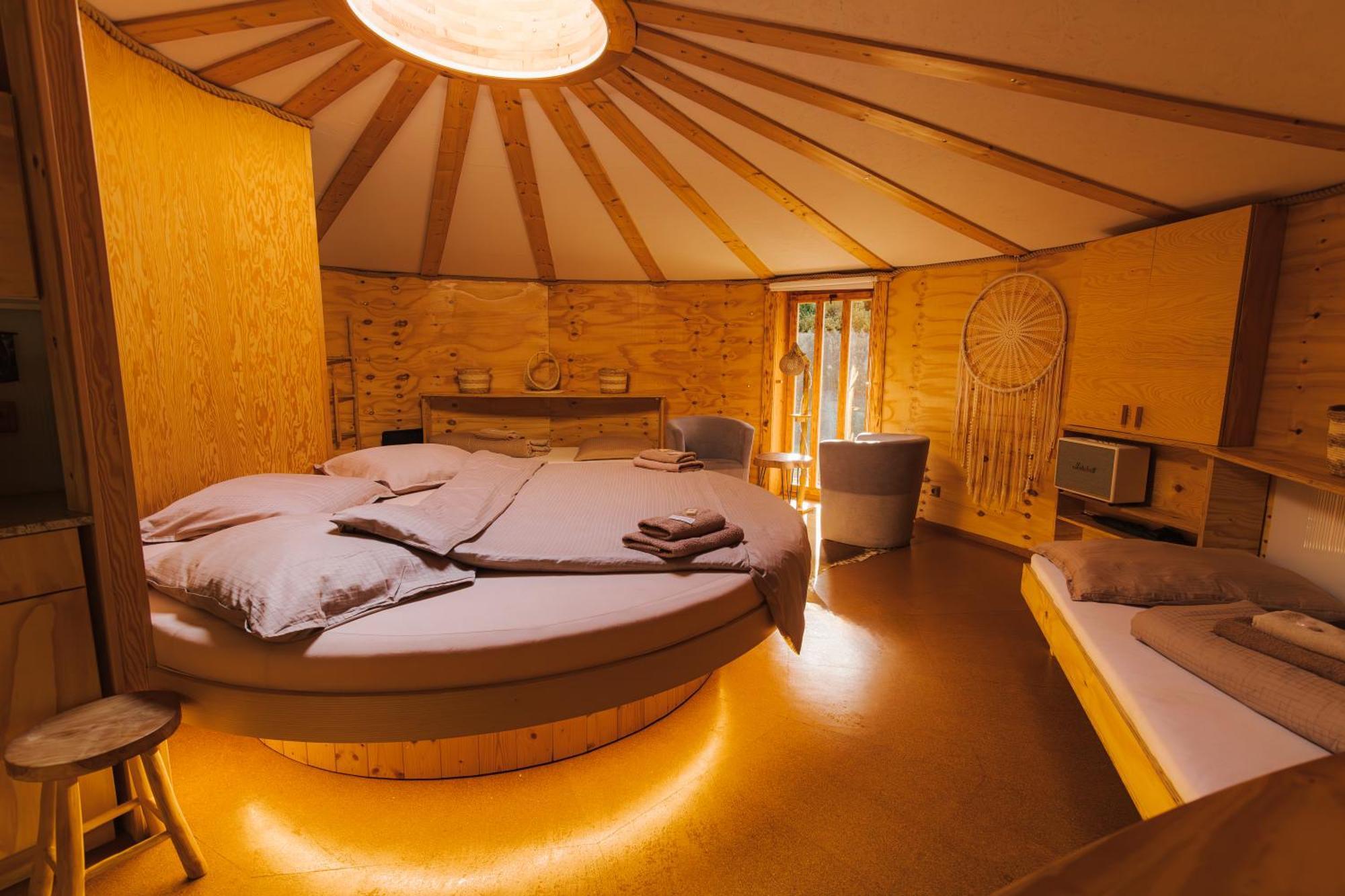 Glamp V Hluboke - Yurts And Wooden Houses Vsetin Exterior photo